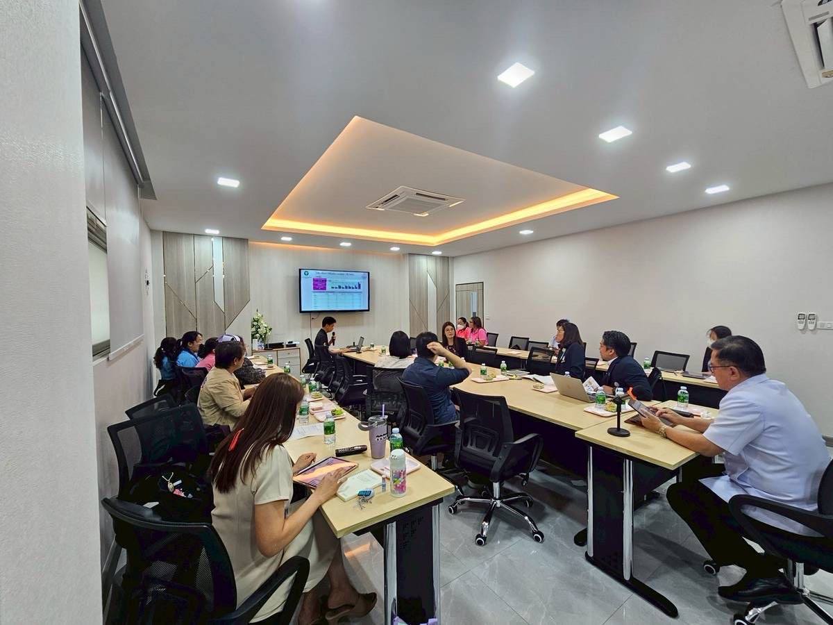 ผู้อำนวยการสำนักการแพทย์เขตสุขภาพที่ 2 พร้อมด้วยคณะเจ้าหน้าที่สำนักการแพทย์เขตสุขภาพที่ 2 สถาบันประสาทวิทยา และโรงพยาบาลมะเร็งลำปาง ร่วมการตรวจราชการก...