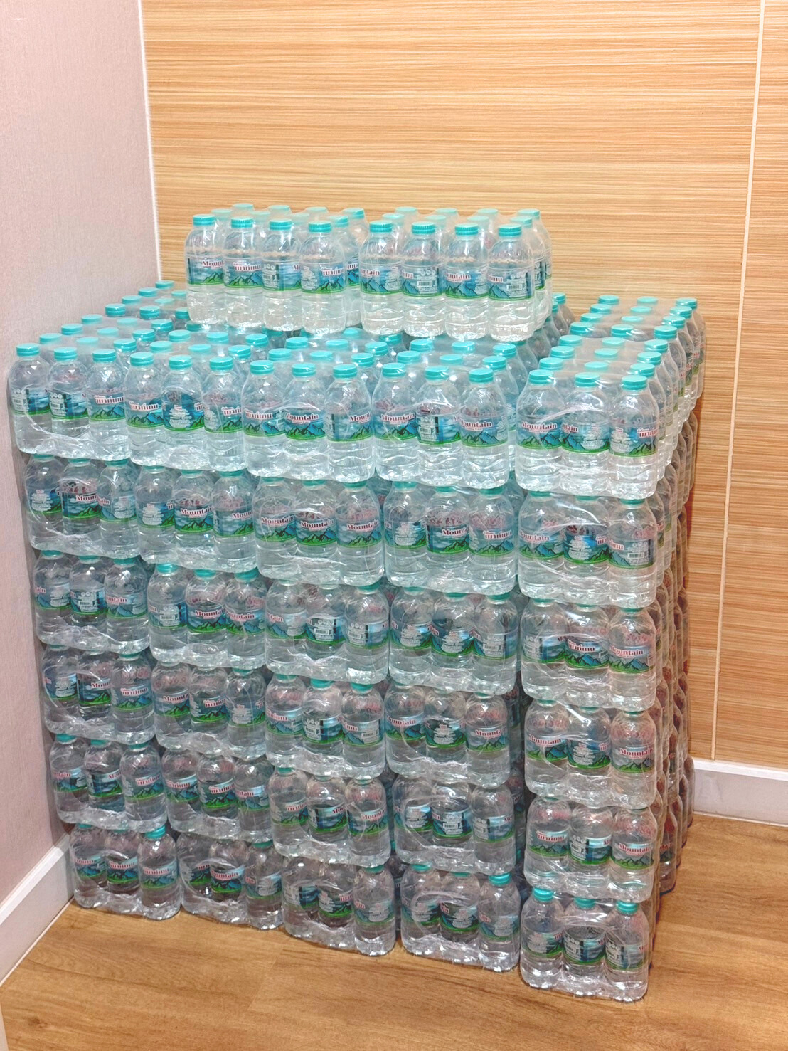 โรงพยาบาลมะเร็งลำปาง ขอขอบพระคุณ คุณนัคเรศ - คุณวารี เดชวงค์ญา และครอบครัว มอบน้ำดื่มแก่ผู้ป่วยโรงพยาบาลมะเร็งลำปาง จำนวน 50 แพ็ค ในวันที่ 1 ตุลาคม 25...