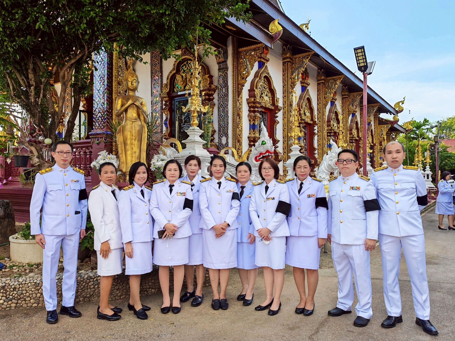 คณะเจ้าหน้าที่ข้าราชการโรงพยาบาลมะเร็งลำปางร่วมพิธีบำเพ็ญกุศลอุทิศถวายพระราชกุศลแด่สมเด็จพระนางเจ้าสิริกิติ์ พระบรมราชินีนาถ พระบรมราชชนนีพันปีหลวง คร...